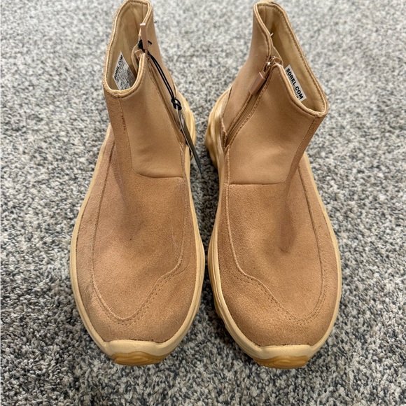 Sorel boots - Picture 1 of 4